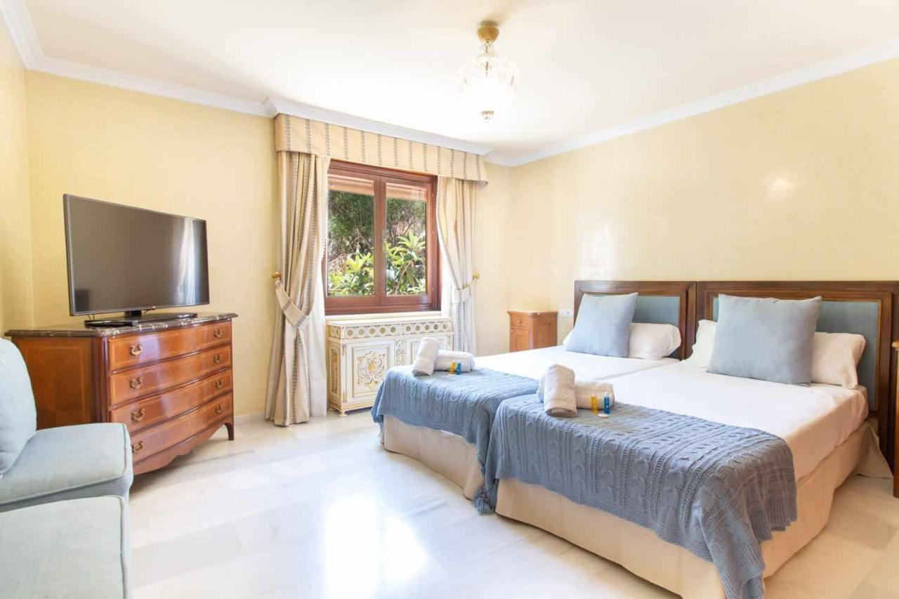 Castle Beach House Luxury Beachfront Villa Málaga Kültér fotó