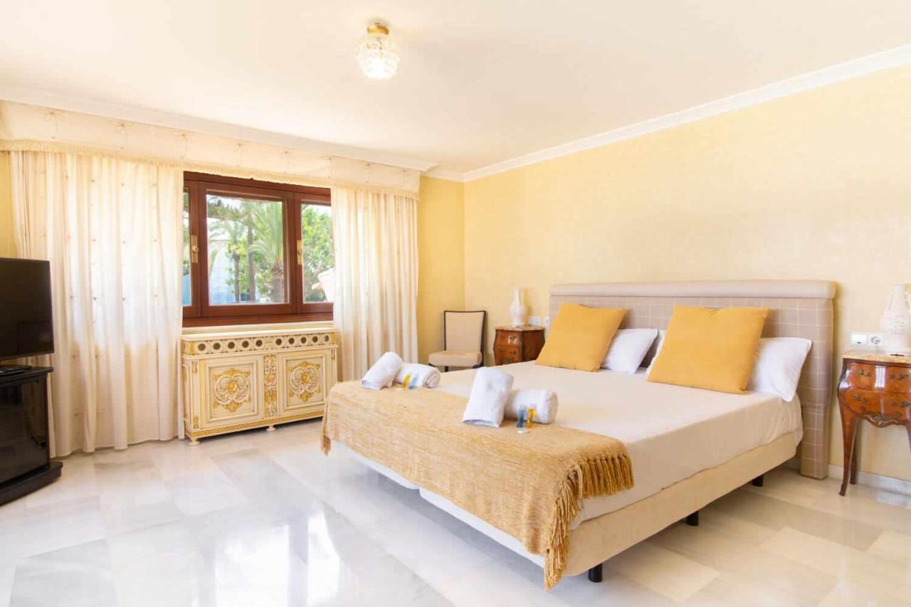 Castle Beach House Luxury Beachfront Villa Málaga Kültér fotó