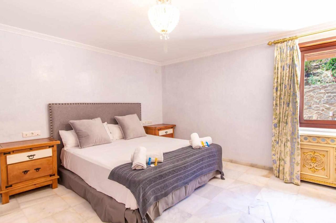 Castle Beach House Luxury Beachfront Villa Málaga Kültér fotó