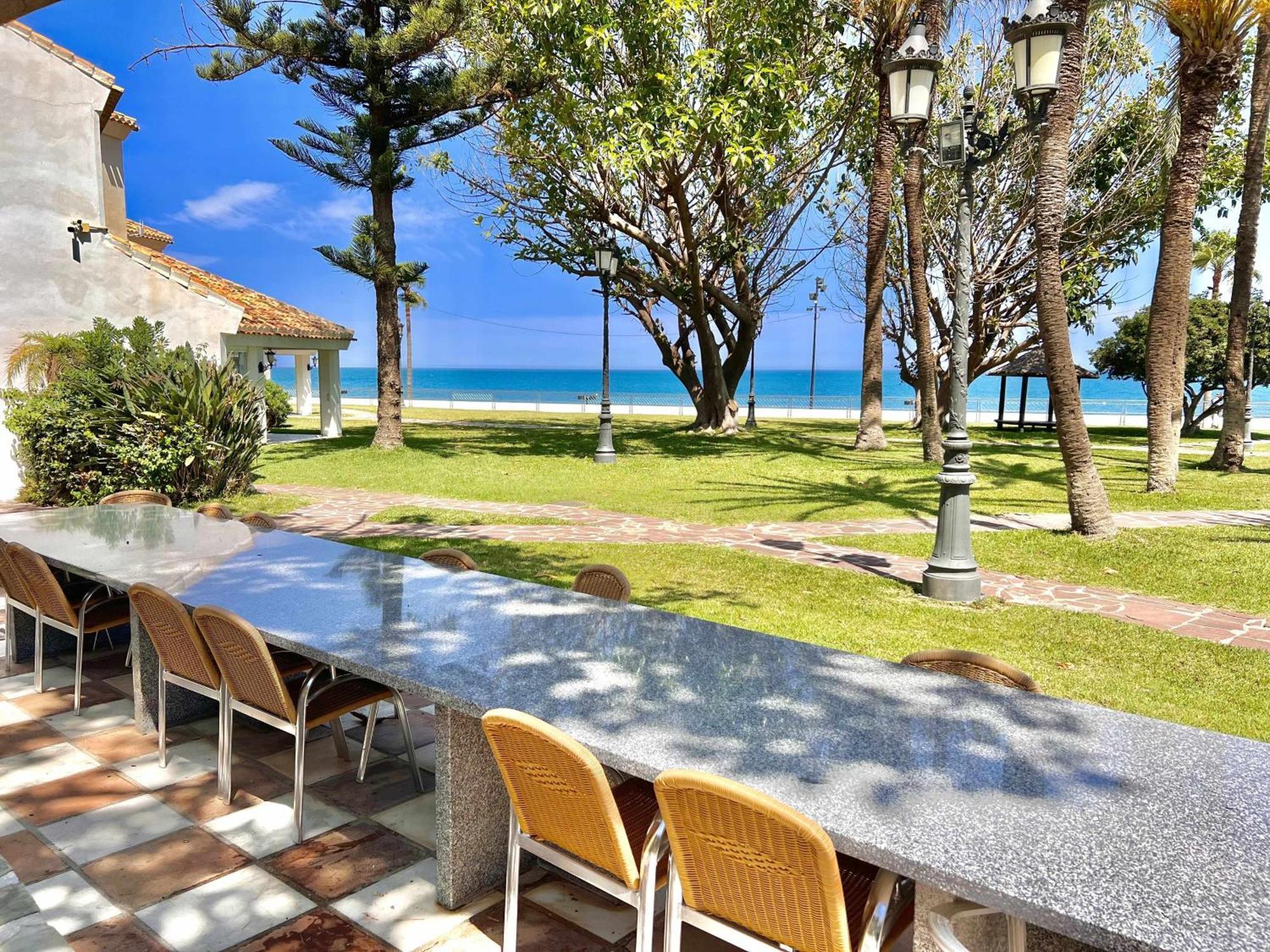 Castle Beach House Luxury Beachfront Villa Málaga Kültér fotó